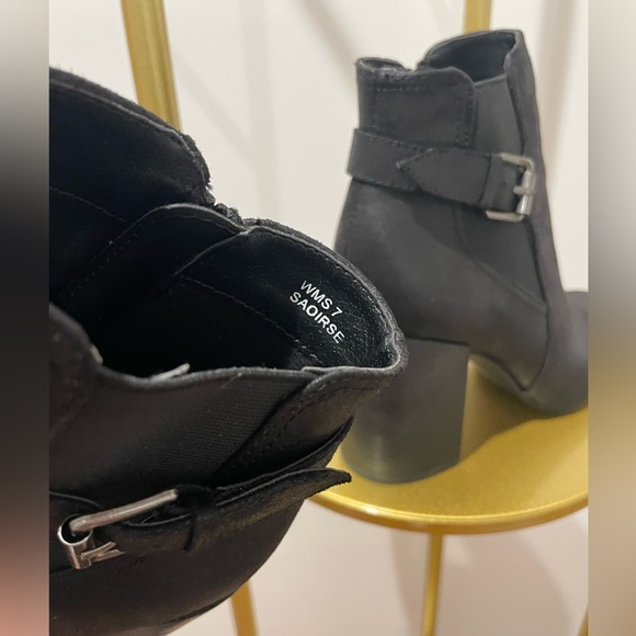 Booties 🖤 - Picture 5 of 7